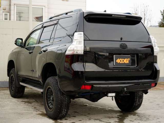 Toyota Land Cruiser Prado 9
