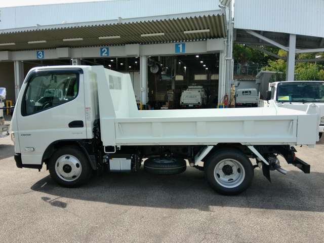 Mitsubishi Fuso Canter 4