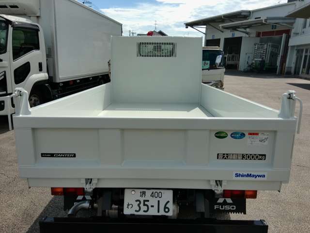 Mitsubishi Fuso Canter 9