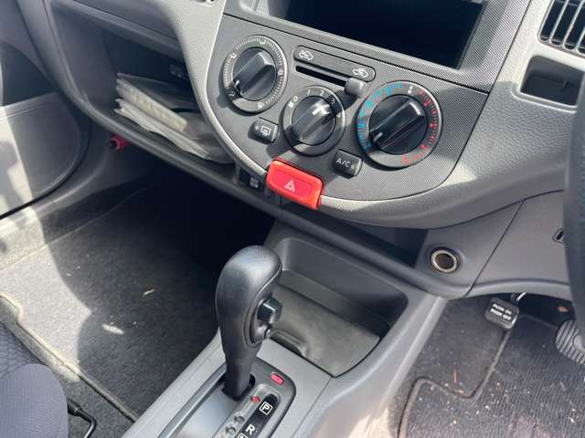 Nissan AD 8