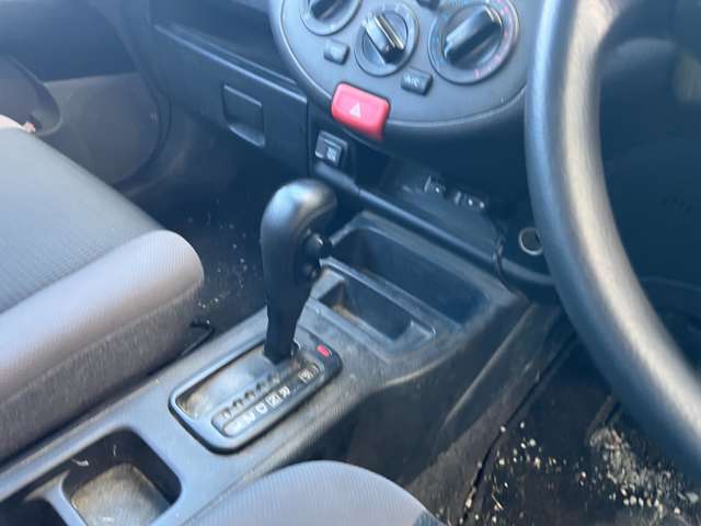 Mitsubishi ランサーカーゴ 6