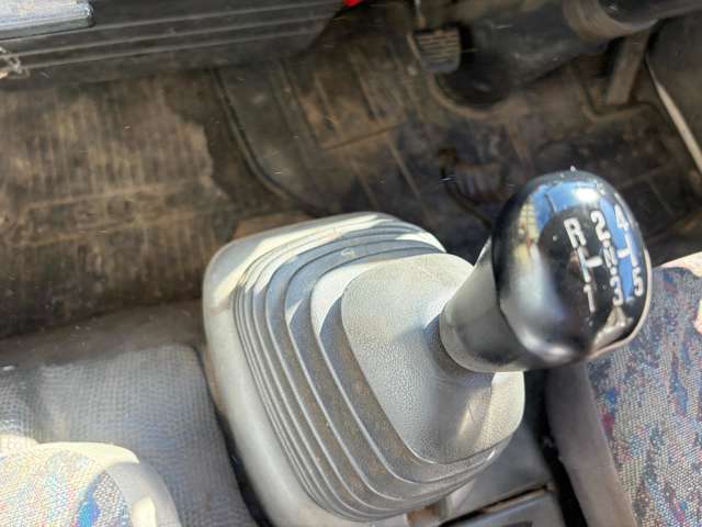 Isuzu Elf 11