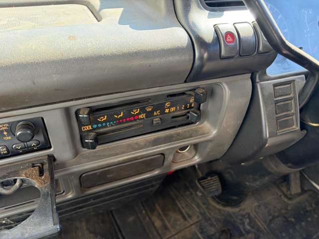Isuzu Elf 10