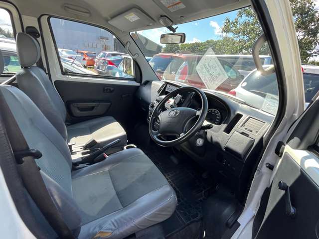 Toyota Light Ace Van 3