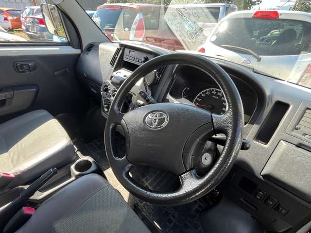 Toyota Light Ace Van 4