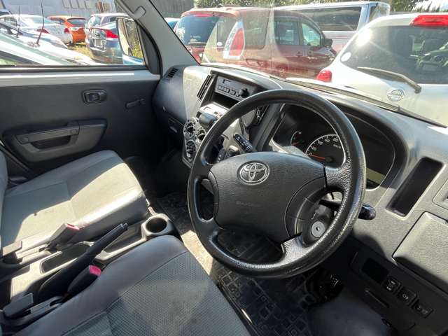 Toyota Light Ace Van 6