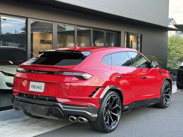 Lamborghini ウルス 2