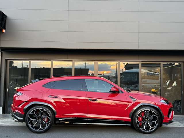 Lamborghini ウルス 5
