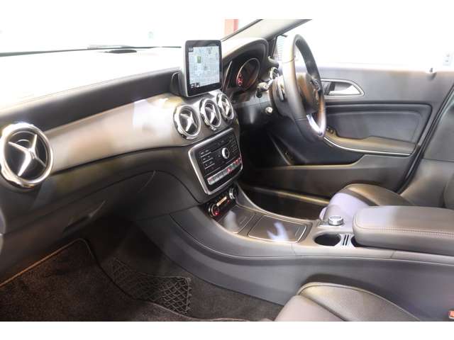 Mercedes-Benz GLA-Class 5