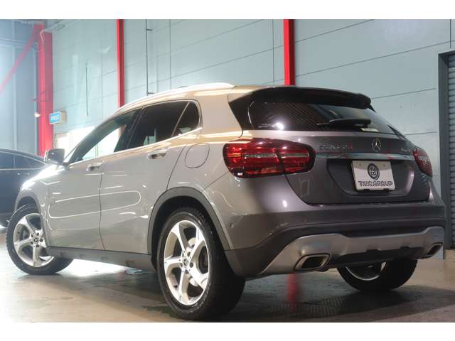 Mercedes-Benz GLA-Class 6