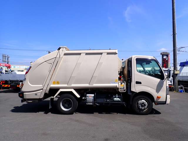 Hino Dutro 5