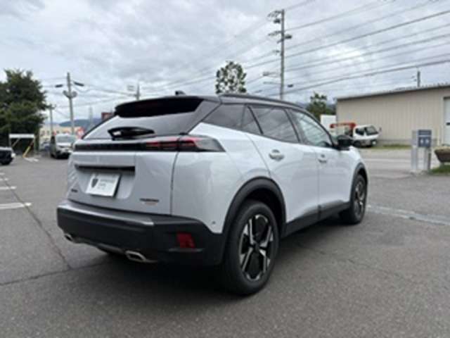 Peugeot SUV 2008 5