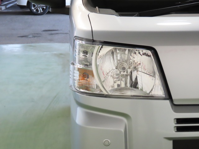 Daihatsu Hijet Cargo 11