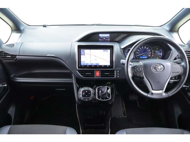 Toyota Noah 7