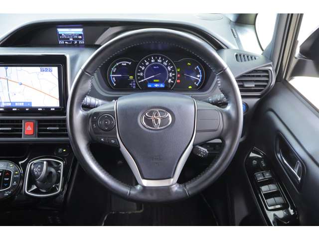Toyota Noah 8
