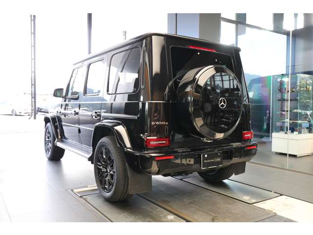 Mercedes-Benz G-Class 8