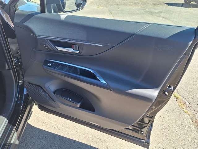 Toyota Harrier 11
