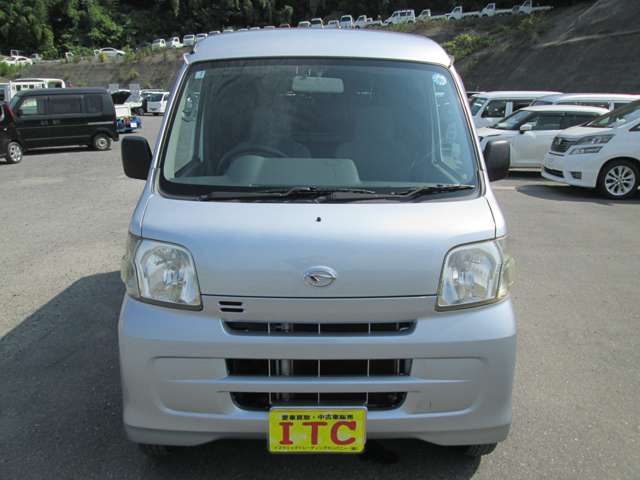 Daihatsu Hijet Cargo 2