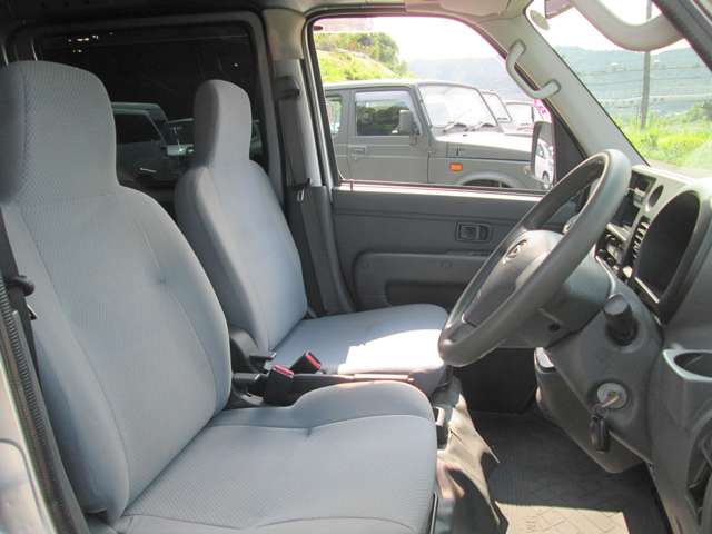 Daihatsu Hijet Cargo 10