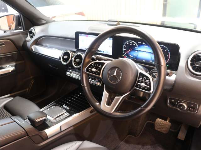 Mercedes-Benz GLB 12
