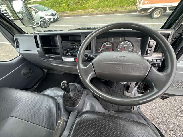 Isuzu Elf 12