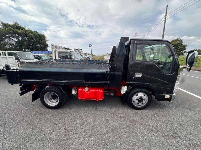 Isuzu Elf 7