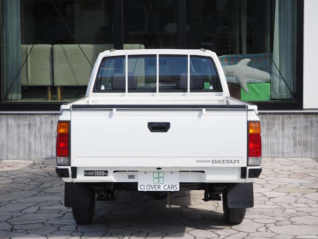 Nissan Datsun 12