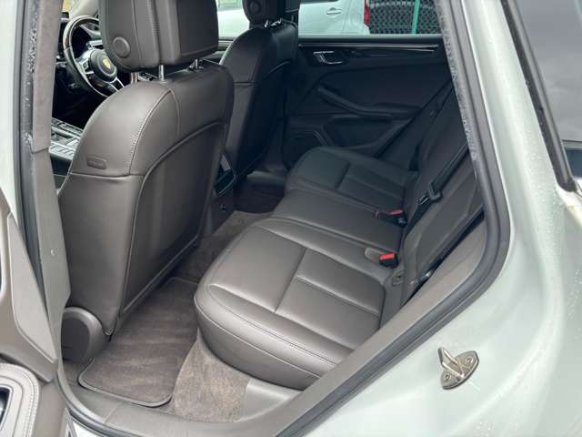 Porsche Macan 11