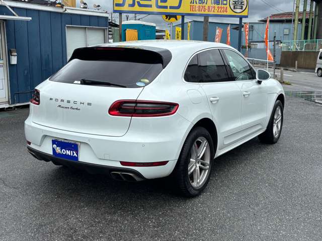Porsche Macan 4