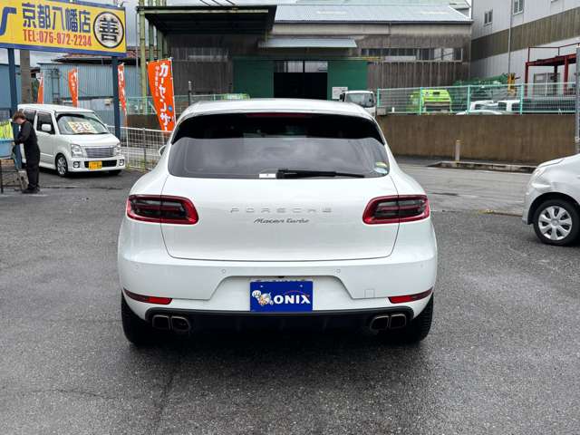 Porsche Macan 5