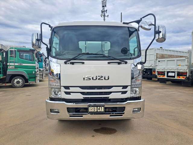 Isuzu Forward 2