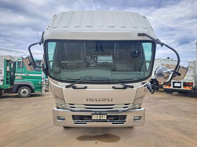 Isuzu Forward 9