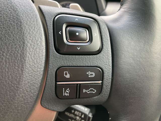 Lexus NX 12