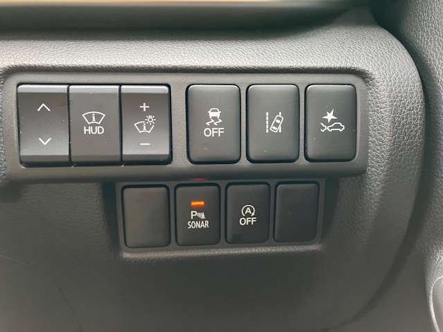 Mitsubishi Eclipse Cross 8
