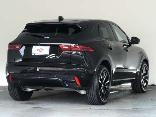 Jaguar E-Pace 8