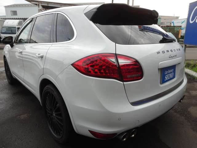 Porsche Cayenne 7
