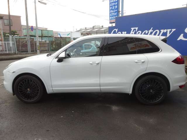 Porsche Cayenne 8