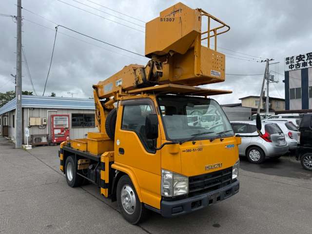 Isuzu Elf 2