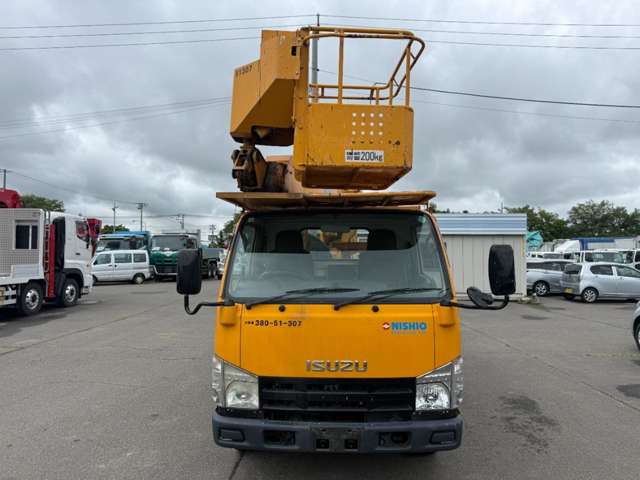 Isuzu Elf 3