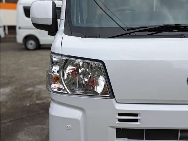 Daihatsu Hijet Cargo 12