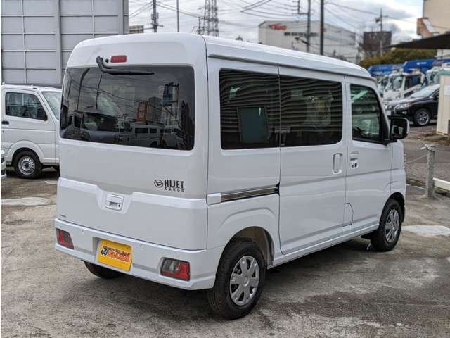Daihatsu Hijet Cargo 8