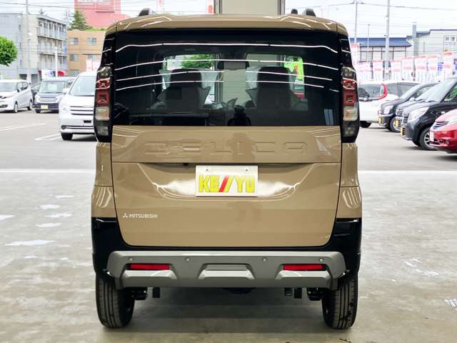 Mitsubishi Delica Mini 11