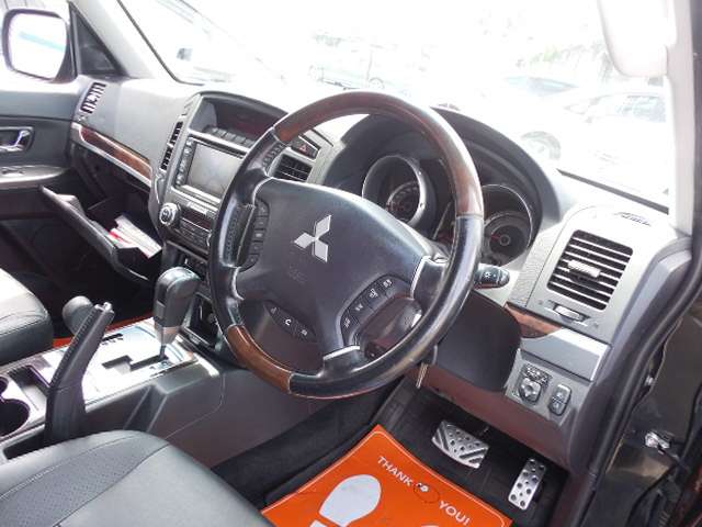 Mitsubishi Pajero 6