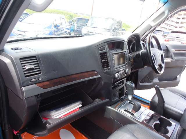 Mitsubishi Pajero 7