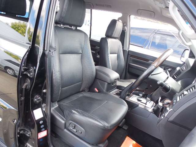 Mitsubishi Pajero 8