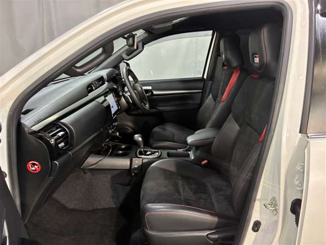 Toyota Hilux 9