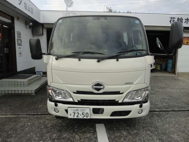 Hino Dutro 2