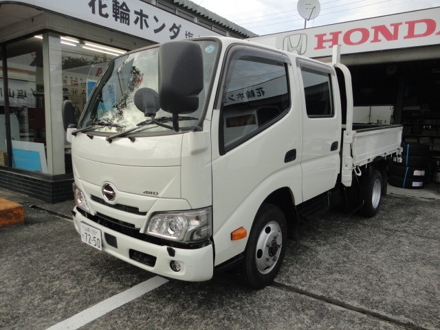Hino Dutro 3