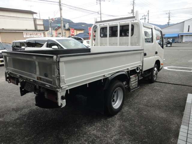 Hino Dutro 5