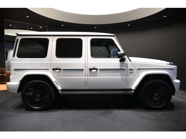 Mercedes-Benz G-Class 4